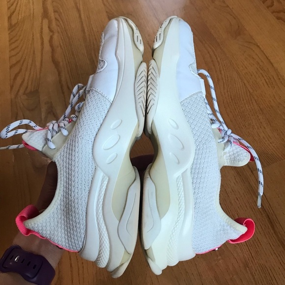 Steve Madden Gauri 1S1 Low Fashion Sneakers white hot pink shoes Womens Size 8.5 - Picture 3 of 11